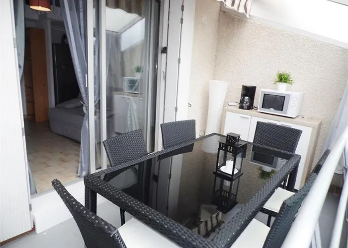 Climatisé 6 Couchages Avec Mezzanine, Piscine Et Parking Privé à - Fr-1-326-452